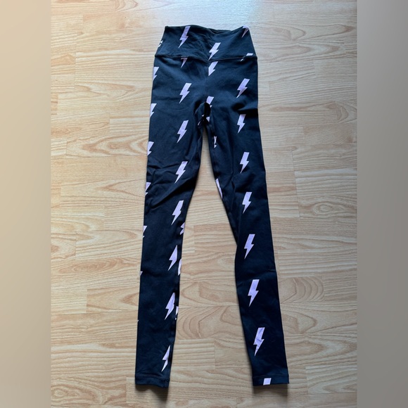 Spiritual Gangster Essential High-Waist Lightning Bolt Print Leggings - Picture 5 of 6